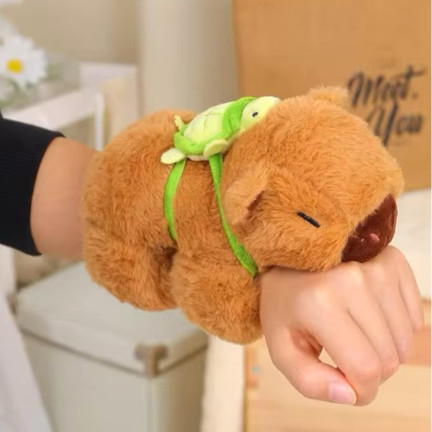 TG81323 KAPIBARA NA RĘKĘ PLUSZOWA MASKOTKA ZWIERZĄTKO misio PLECAK PREZENT MIKOŁAJKI