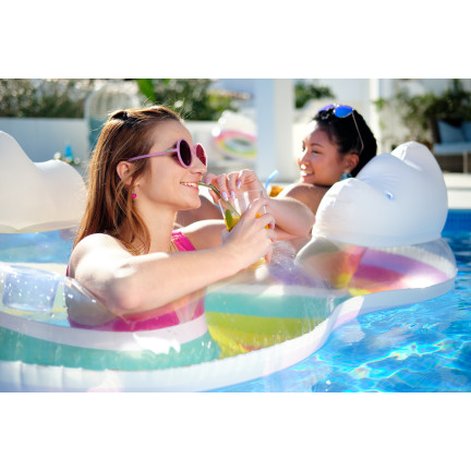 43648 DMUCHANE KOŁO PODWÓJNE DO PŁYWANIA TĘCZOWE PLAŻOWE 186X116CM BESTWAY