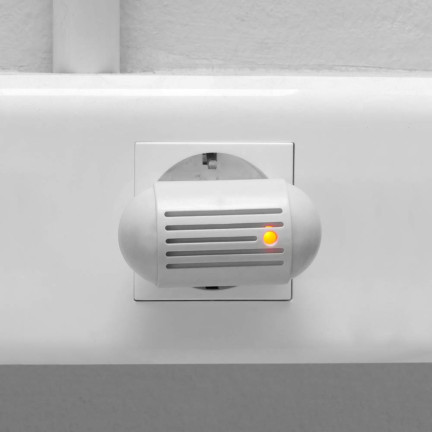 ZW5 ODSTRASZACZ na KOMARY MUCH OWADÓW DOMOWY ULTRADŹWIĘKOWY DO KONTAKTU WTYCZKA