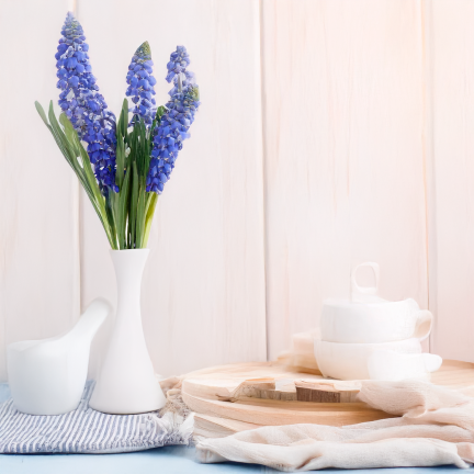 Bukiet sztucznych szafirków wiosennych, gumowe, niebieskie, w bukiecie, realistyczne, 4 gałązki, 28cm