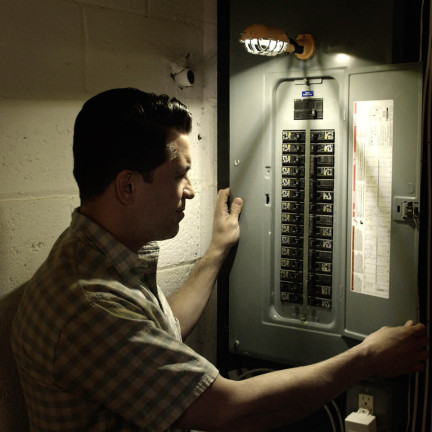 TG56630 Profesjonalna LAMPA WARSZTATOWA LATARKA ma Hak Magnes LED Kanałowa AAA R6