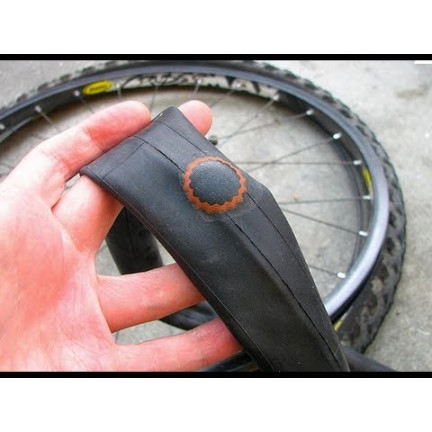 WW69 ZESTAW NAPRAWCZY DĘTKI ROWEROWEJ DO ROWERÓW KLUCZ ŁATKI KLEJ WIELORAZOWY