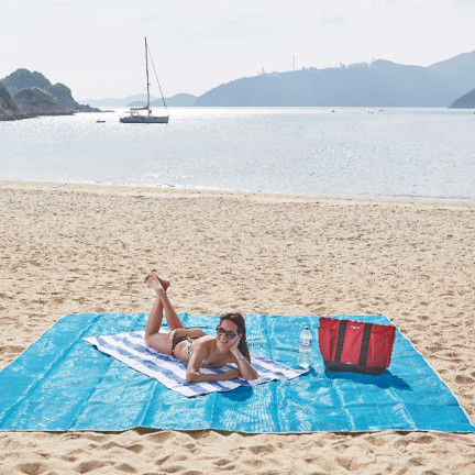 TG64477 MATA PLAŻOWA KOC PIKNIKOWY NA PLAŻĘ XXL 200x150 SAND FREE z haczykami