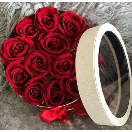 CV23968-2 Róża Wyrobowa Główka Kwiatu Sztuczne Kwiaty Jak Żywe do Stroików Bordowa welurowa