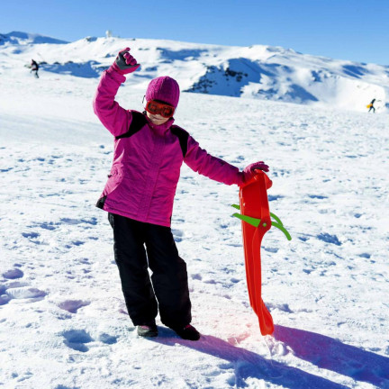 ISRHOR-1788C SANKI ŚLIZGI Z HAMULCEM CZERWONY PLASTIKOWE z RĄCZKĄ i sznurkiem na Zimę