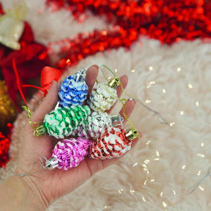 TG44018 BOMBKI SZYSZKA ZAWIESZKA SZYSZKI CHOINKOWE ZESTAW PLASTIKOWE 6SZT na stroik