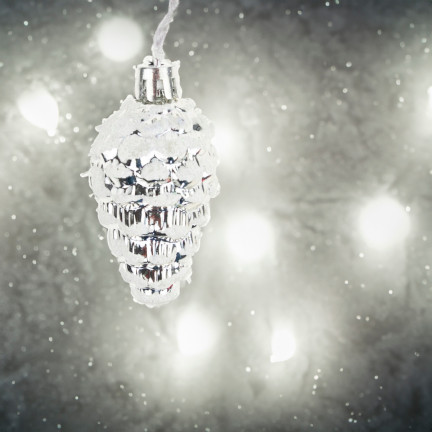 TG44018 BOMBKI SZYSZKA ZAWIESZKA SZYSZKI CHOINKOWE ZESTAW PLASTIKOWE 6SZT na stroik