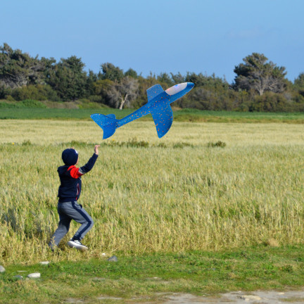 TG56682-1 DUŻY SAMOLOT STYROPIANOWY ZE STYROPIANU 49CM ŚWIECĄCY LED SZYBOWIEC RZUTKA NIEBIESKI