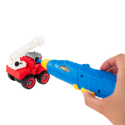 TG71069 MAŁY STRAŻAK ZESTAW MAŁEGO STRAŻAKA POJAZDY AUTKA WÓZ AKCESORIA HEŁM 4 W 1