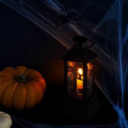 Lampion świeczka led, czarny, z wzorem w duchy, dekoracja Halloween, imituje płomień, 20cm wysokości