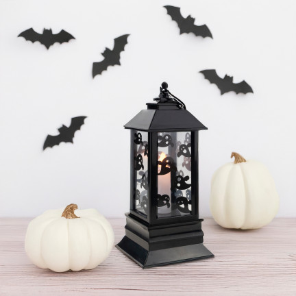 Lampion świeczka led, czarny, z wzorem w duchy, dekoracja Halloween, imituje płomień, 20cm wysokości