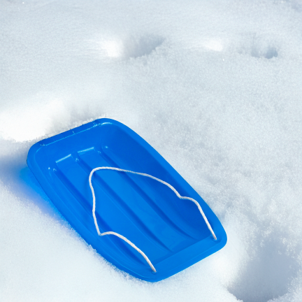 TG80962 SANKI ŚLIZGI  NIEBIESKIE PLASTIKOWE z RĄCZKĄ I SZNURKIEM NA ZIMĘ