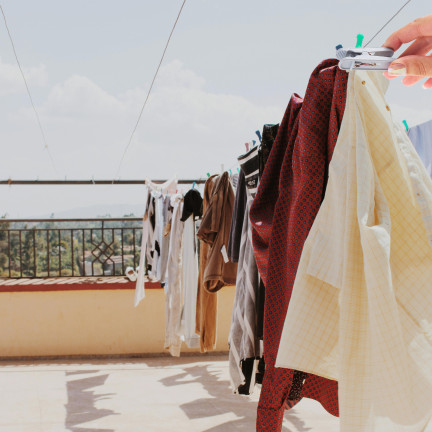 WUI6308 KLIPSY KLAMERKI SPINACZE DO RĘCZNIKA KĄPIELOWEGO ZESTAW KOSZYCZEK